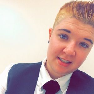 Meet your Posher, Holly